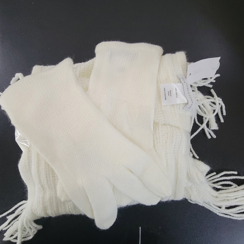 Scarf/Gloves Set